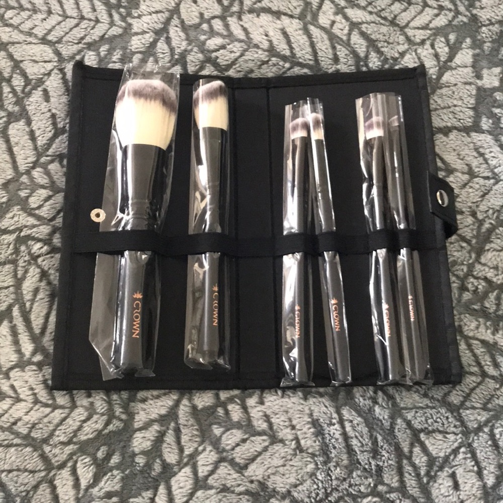 🖤 👑 NEW! Crown pro 6 pc brush set